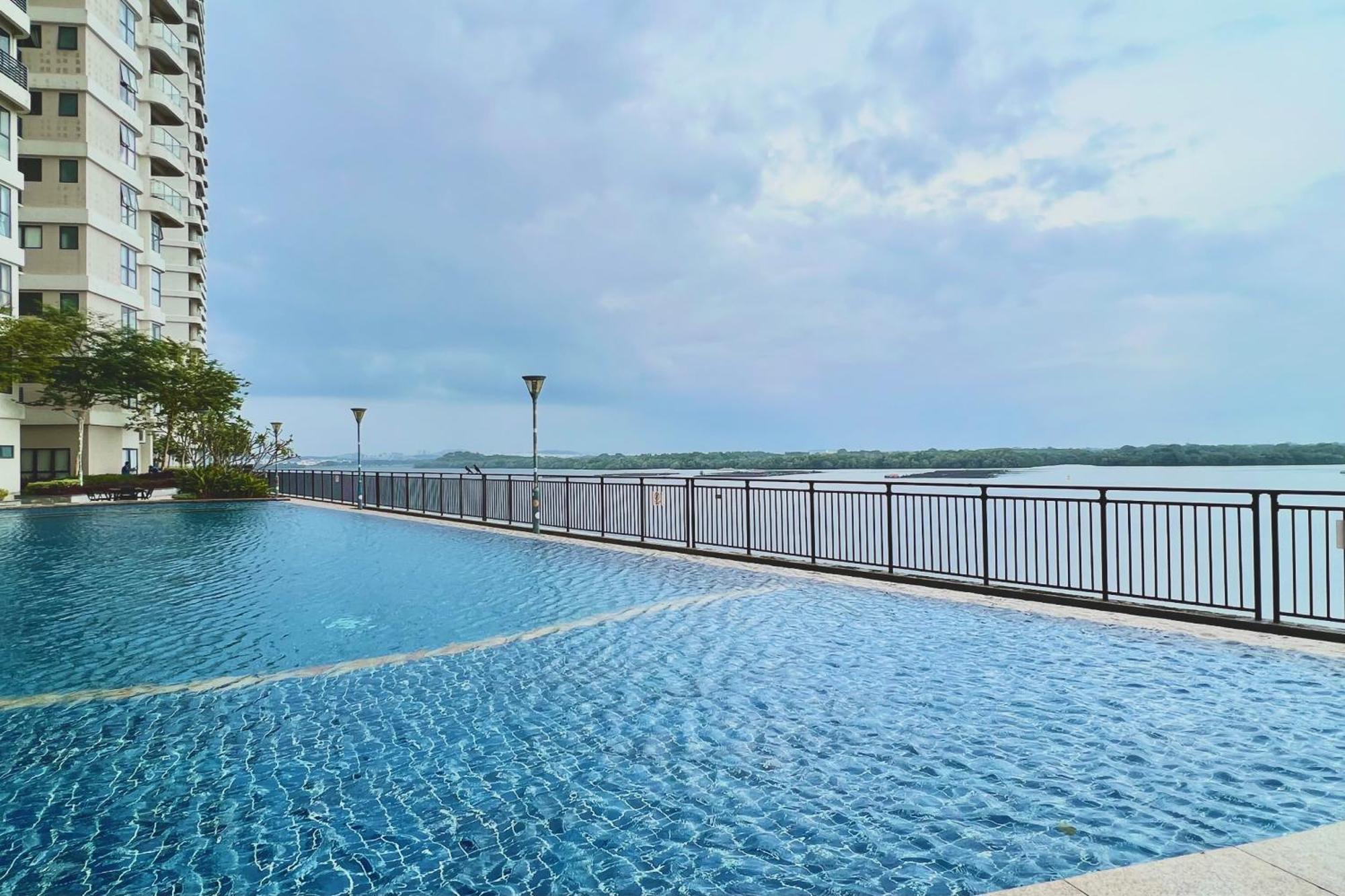 Apartment Dooga Ins-dreamspace L37 Seaview Projector 1-6pax Johor Bahru